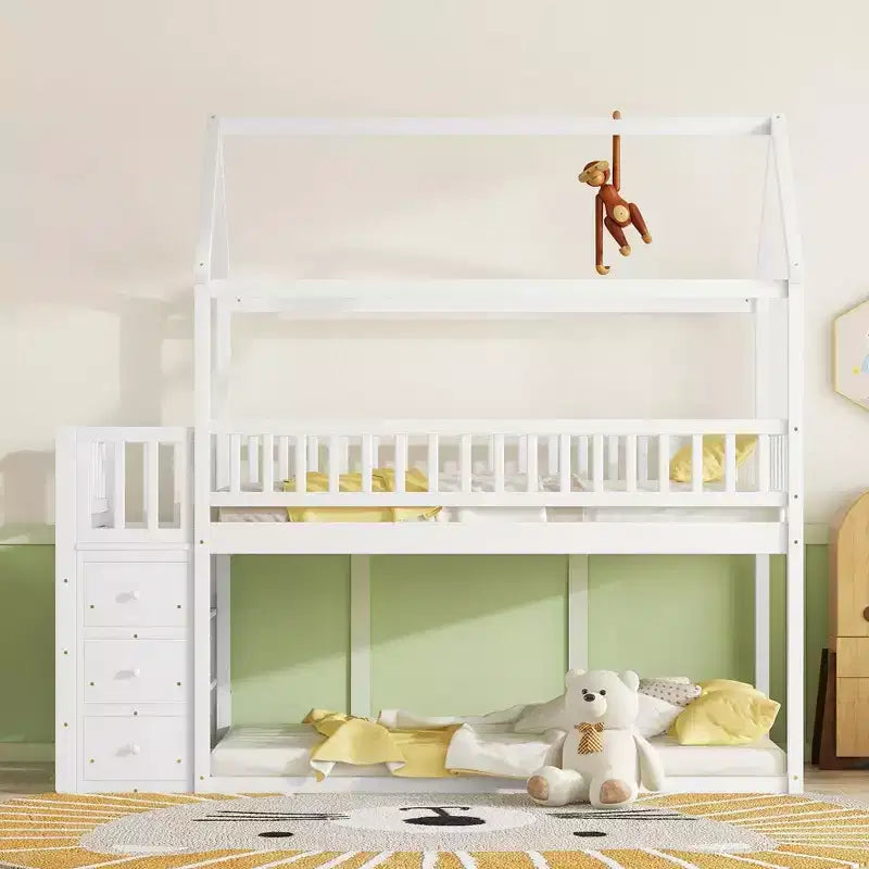 Letto a castello a forma di casetta Whisen Twin Over Twin con scaffali, cassetti e ringhiere di protezione