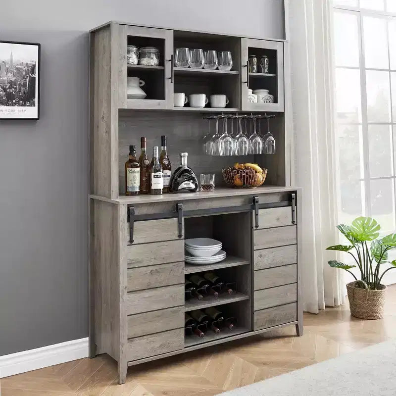Mobile Bar in Stile Rustico da 70 Pollici con Ante Scorrevoli a Stalla e Vano Contenitore, Credenza Alta da Cucina con Porta-Vino e Bicchieri, Dispensa per Sala da Pranzo