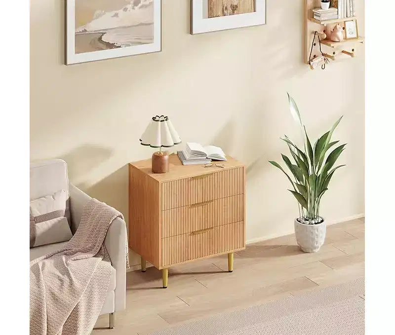 Cassettiera a 3 Cassetti, Comodino Moderno Scanalato di Metà Secolo con Maniglie e Gambe in Metallo, Tavolino da Comodino per Camera da Letto, Soggiorno, Corridoio, Appartamento