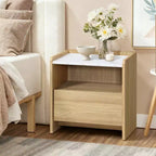 LuxenHome Comodino Rovere 23 con Piano in Finto Marmo, Tavolino da Notte in Legno con Ripiano Aperto Marrone