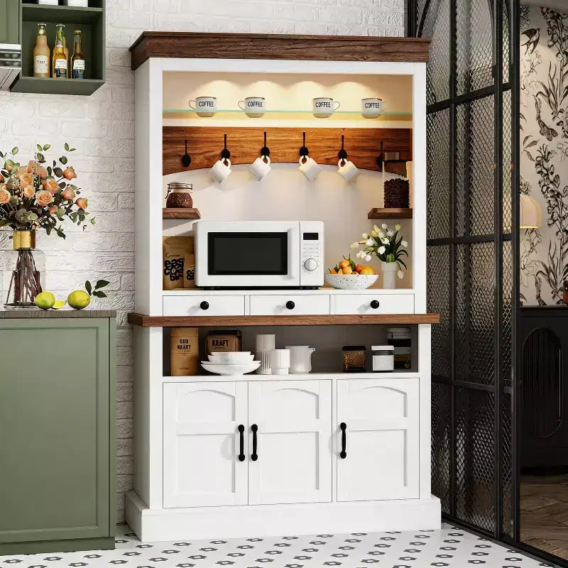 Mobile Bar con Luce a LED, Credenza da Cucina da 72 pollici con Armadietto per Bar Caffè Stile Fattoria, Mobile Contenitore a Buffet con Supporto per Microonde/Ripiano in Vetro/6 Ganci/3 Cassetti