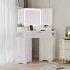 Scrivania angolare da trucco con specchio illuminato e stazione di ricarica, design scanalato, 3 cassetti, armadietti, ripiani aperti, toletta in legno per camera da letto