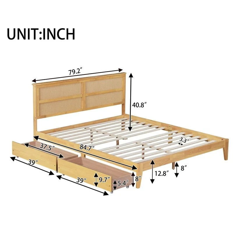 Letto king size con piattaforma, testiera in rattan, due cassetti