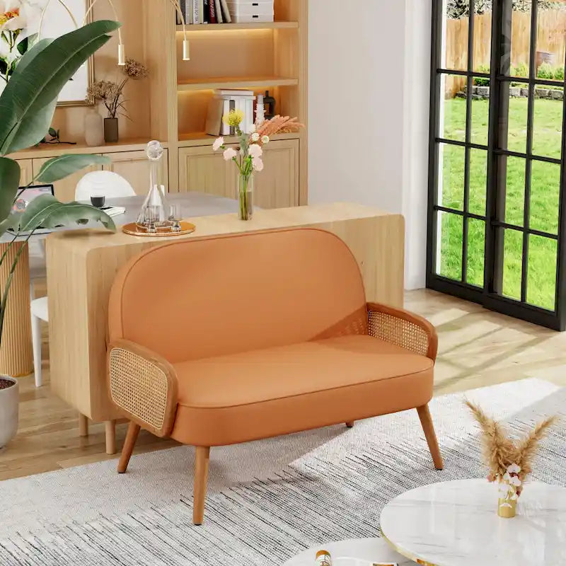 Divanetto Sofà Piccolo Divano per Soggiorno, Mini Divano Loveseat in Similpelle con Bracciolo in Rattan Naturale e Gambe in Legno Massello