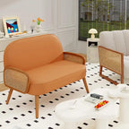 Divanetto Sofà Piccolo Divano per Soggiorno, Mini Divano Loveseat in Similpelle con Bracciolo in Rattan Naturale e Gambe in Legno Massello