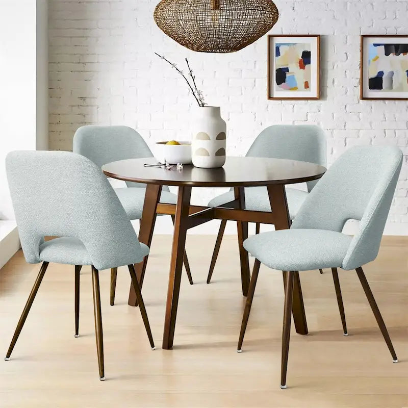 Sedia da pranzo moderna imbottita con schienale a intaglio e gambe in noce (set da 4)