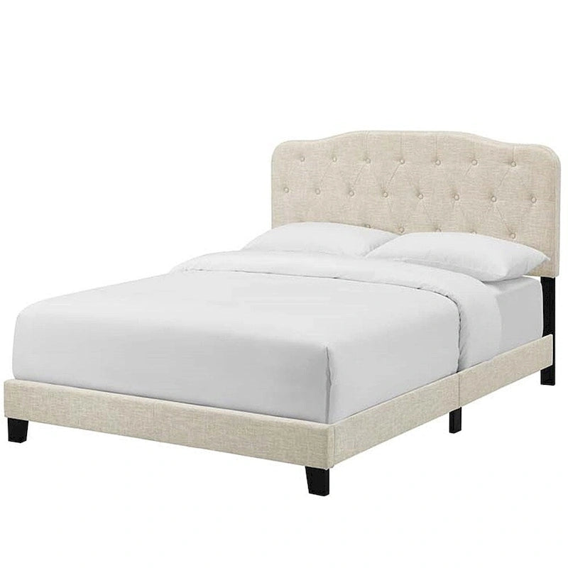 Letto matrimoniale Dayton King Size in tessuto beige con testiera trapuntata a bottoni