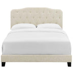 Letto matrimoniale Dayton King Size in tessuto beige con testiera trapuntata a bottoni