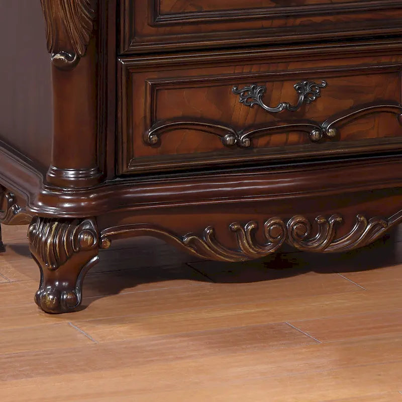 Cassettiera tradizionale in legno massello Eugene di Furniture of America con cassetto superiore foderato in feltro e cassetto foderato in cedro