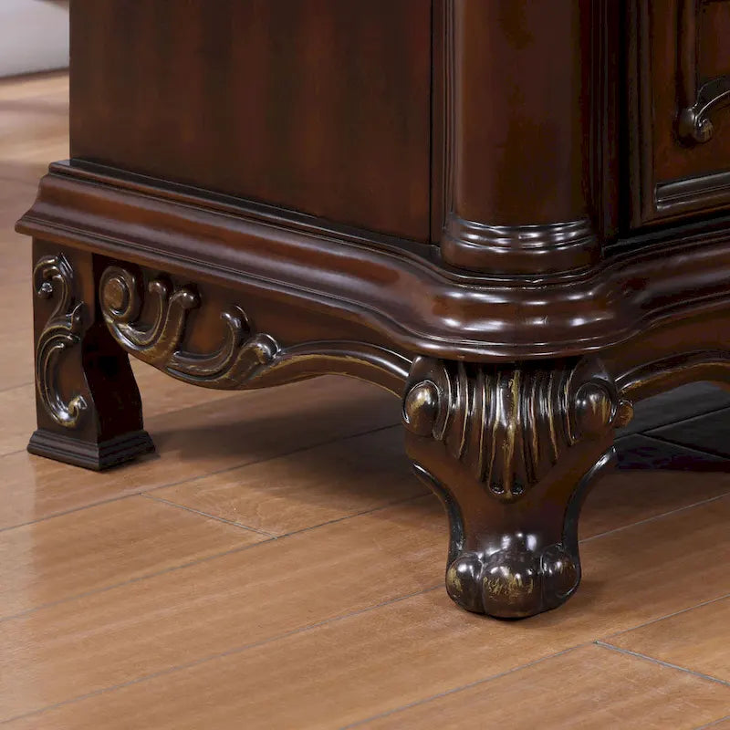 Cassettiera tradizionale in legno massello Eugene di Furniture of America con cassetto superiore foderato in feltro e cassetto foderato in cedro