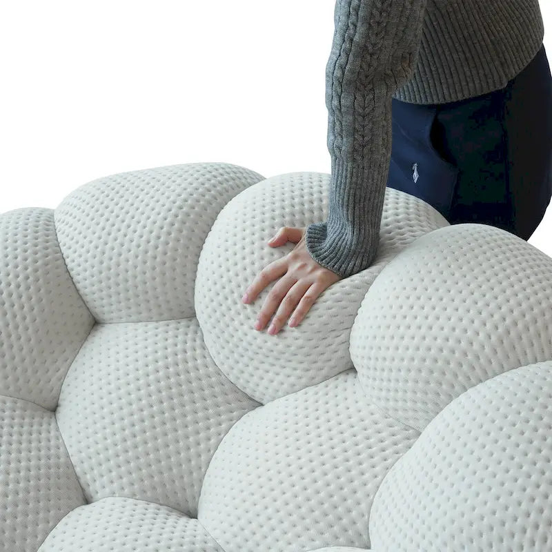Divano moderno a due posti imbottito in tessuto 3D a nido d'ape con pouf poggiapiedi