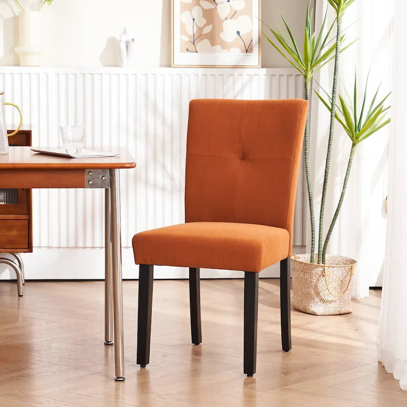 Set di 2 sedie da pranzo laterali imbottite in tessuto con schienale trapuntato dal design semplice e moderno