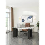 tavolo da pranzo rettangolare, piano in finto marmo bianco, gambe del tavolo in MDF con strisce decorative in metallo dorato