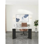 tavolo da pranzo rettangolare, piano in finto marmo bianco, gambe del tavolo in MDF con strisce decorative in metallo dorato